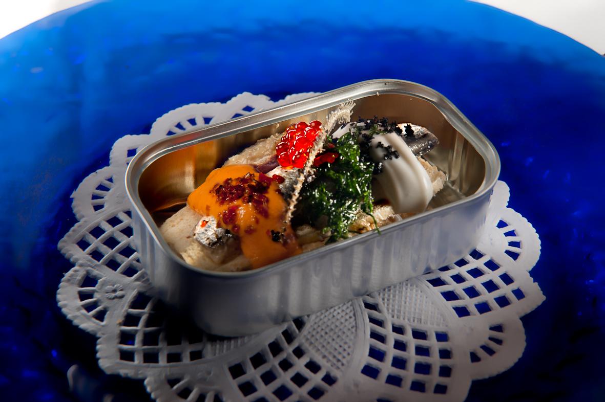 Gran Hotel La Perla Pamplona Exterior photo A tin of canned fish