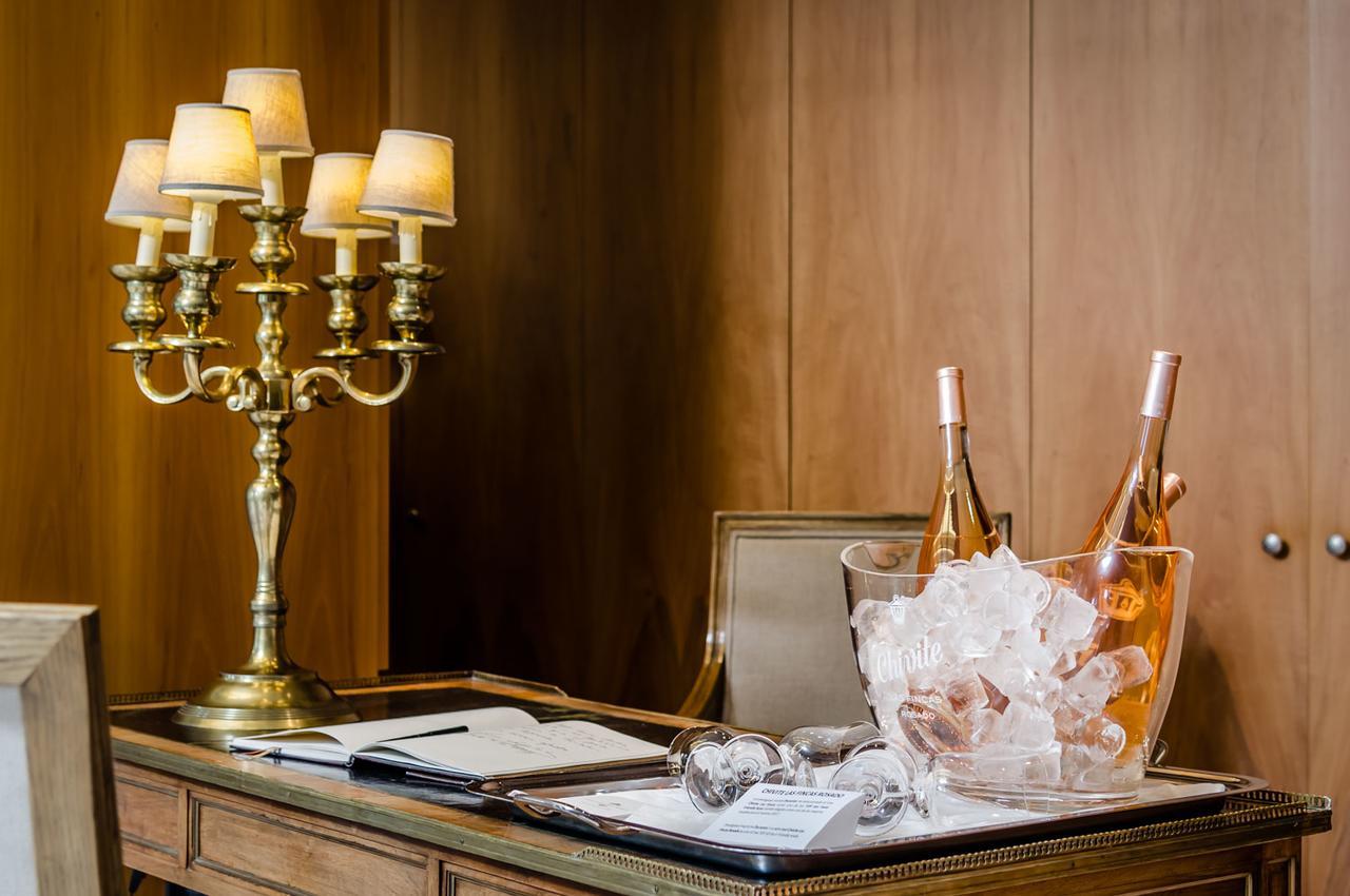 Gran Hotel La Perla Pamplona Exterior photo Champagne in a champagne bucket