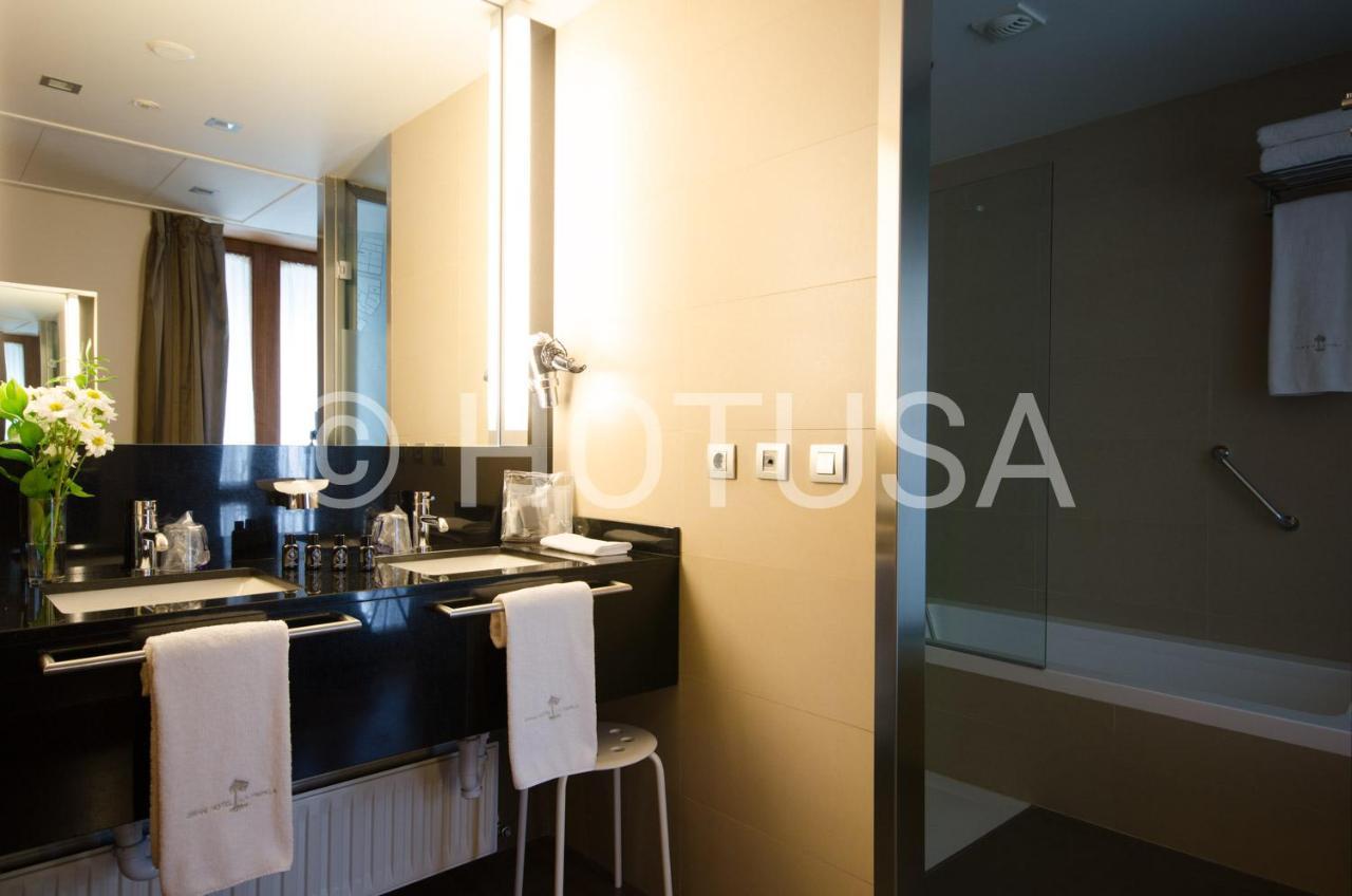 Gran Hotel La Perla Pamplona Exterior photo Bathroom